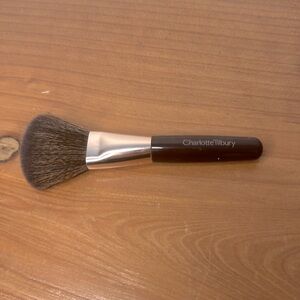 CHARLOTTE TILBURY Travel Blush Brush